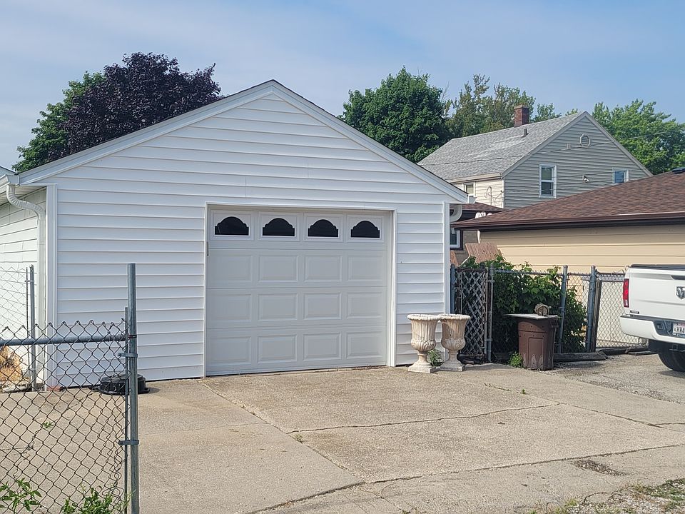 2nd image of 1613 Richard Ave