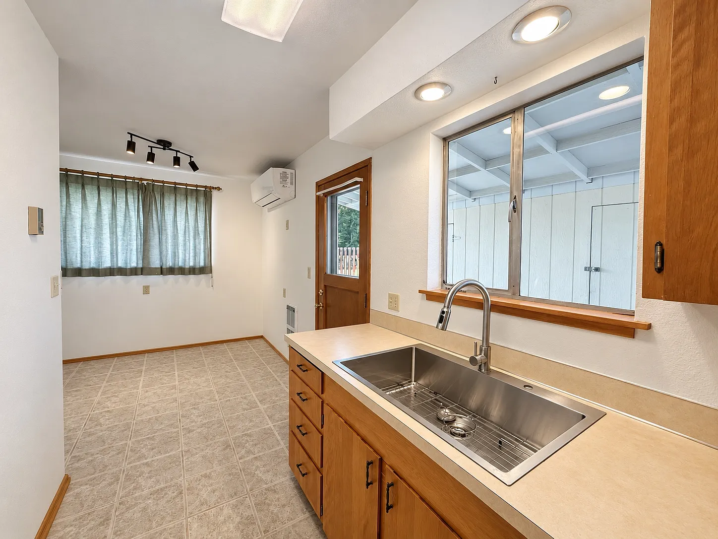 2 bed, 780 sqft, $1,500 — Photo 3