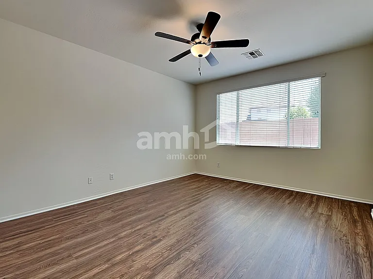 7225 S 73rd Dr — Photo 11