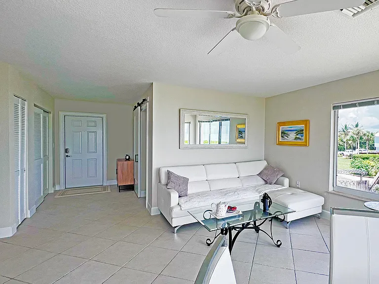 3541 NE Ocean Blvd #4 — Photo 9