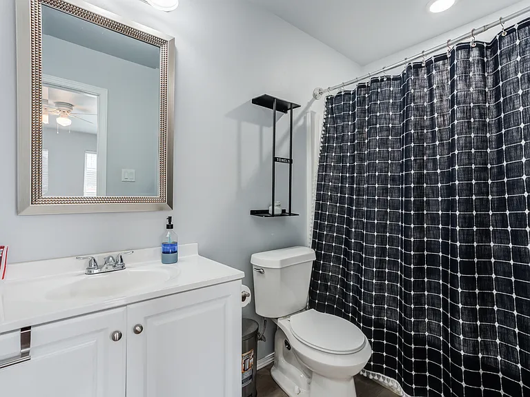 5501 Jarvis St #A — Photo 26