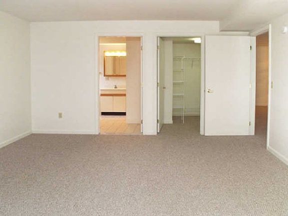 4th image of 150 Brittany Ln
