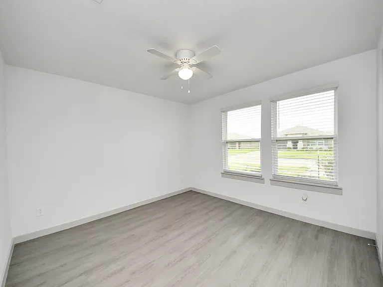 7803 Golden Rubia Ln — Photo 8