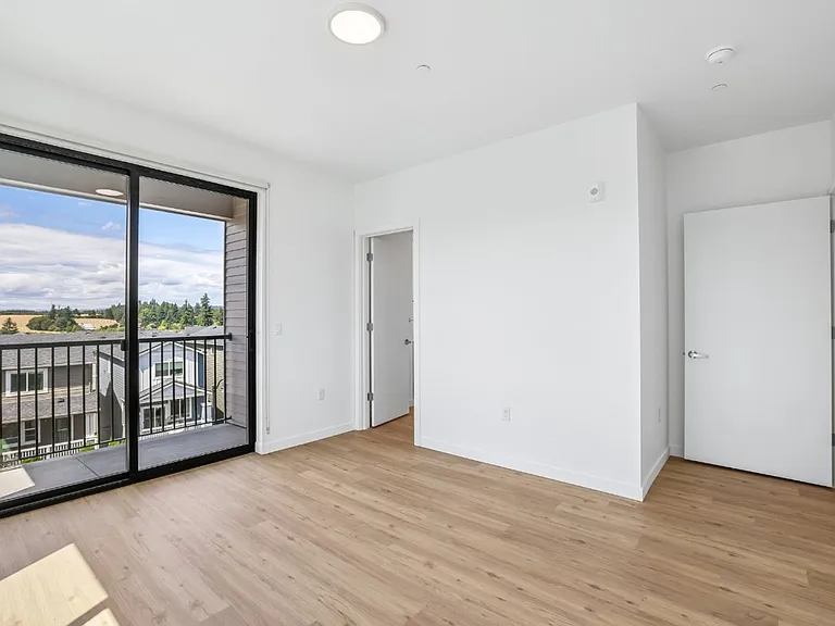 Brand-new 3-Bed, 2-Bath luxury single-level apartment! Bright, open-concept living with modern fi... — Photo 28