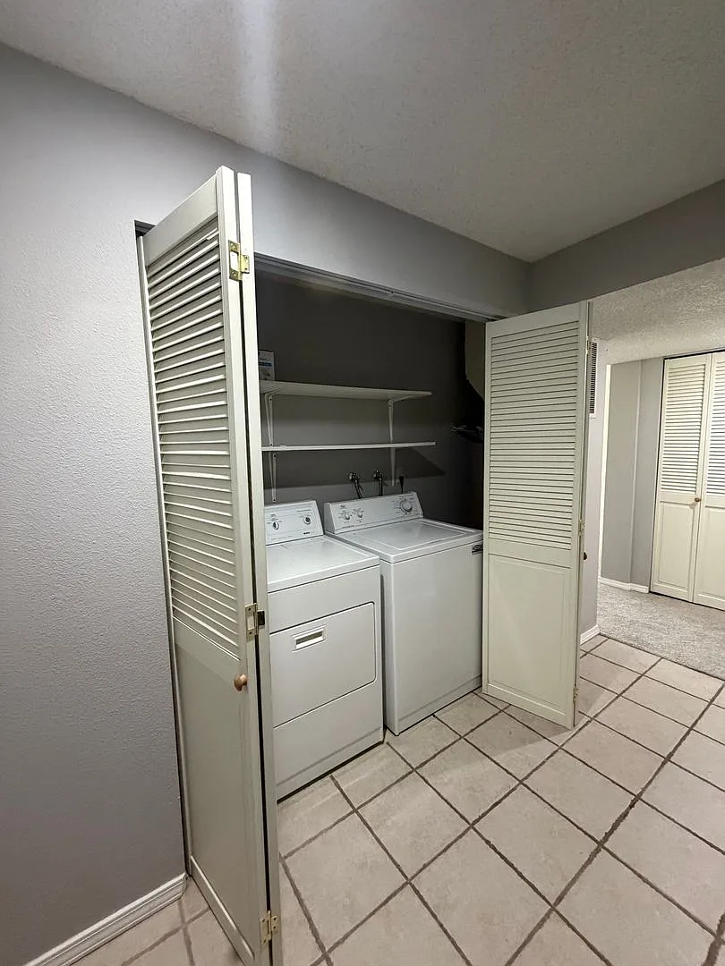 Golf Course Views! 2 bed, 2 ba with Balcony! — Photo 3