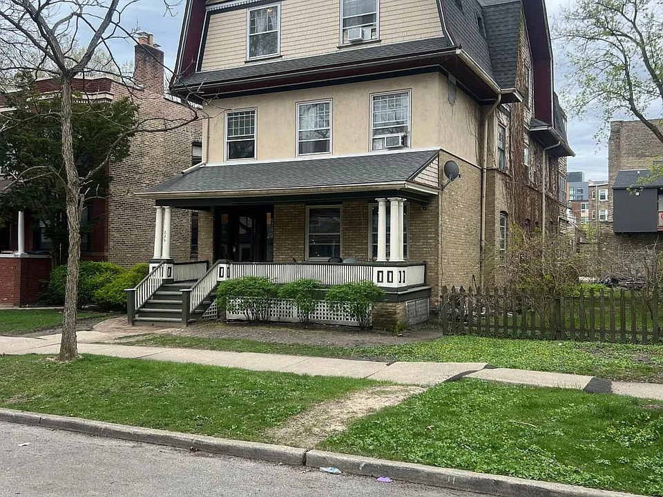 826 Hamlin St