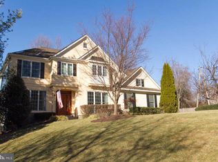 2208 Frank St, Vienna, VA 22182