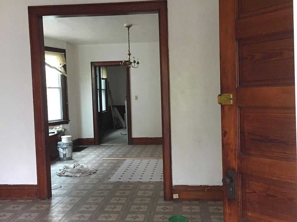 1st image of 264 Bissell Ave