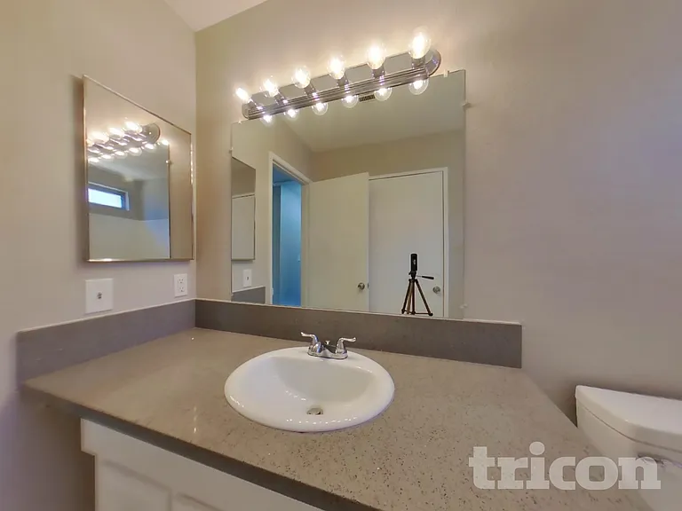 532 E Avenue J9 — Photo 14