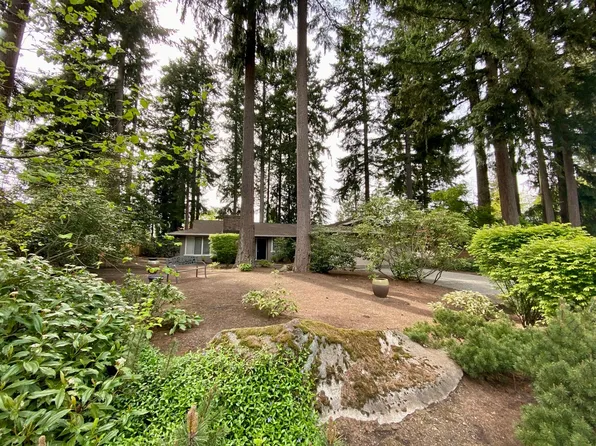 2409 Sahalee Dr W, Sammamish, WA 98074