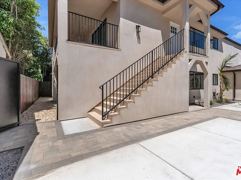 6913 Encino Ave #LOWER — Photo 33