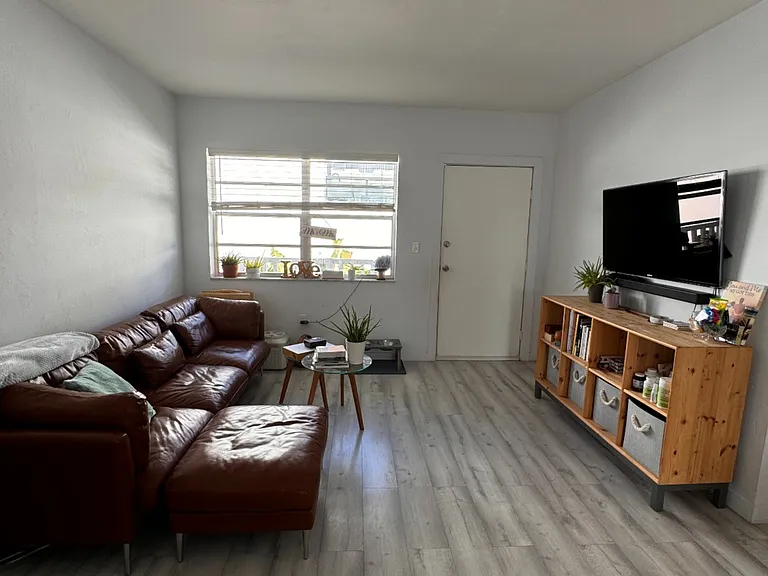 344 Meridian Ave #4B — Photo 4