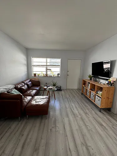 344 Meridian Ave #4B Photo 1