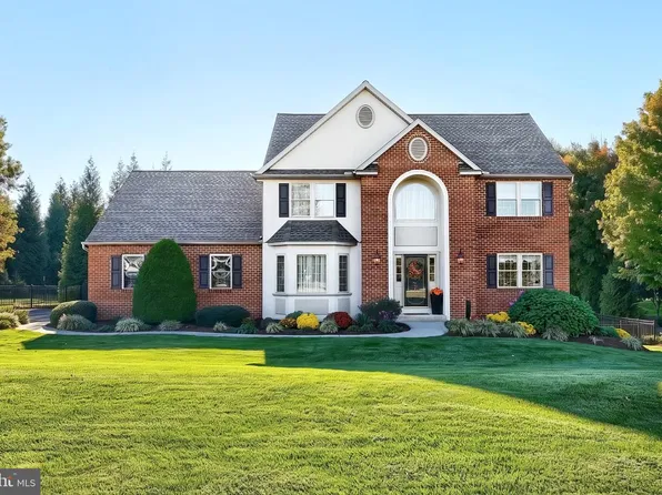 255 Wynshire Ln, Red Lion, PA 17356