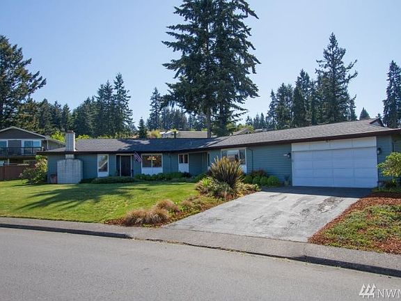 2nd image of 815 S 295th Pl