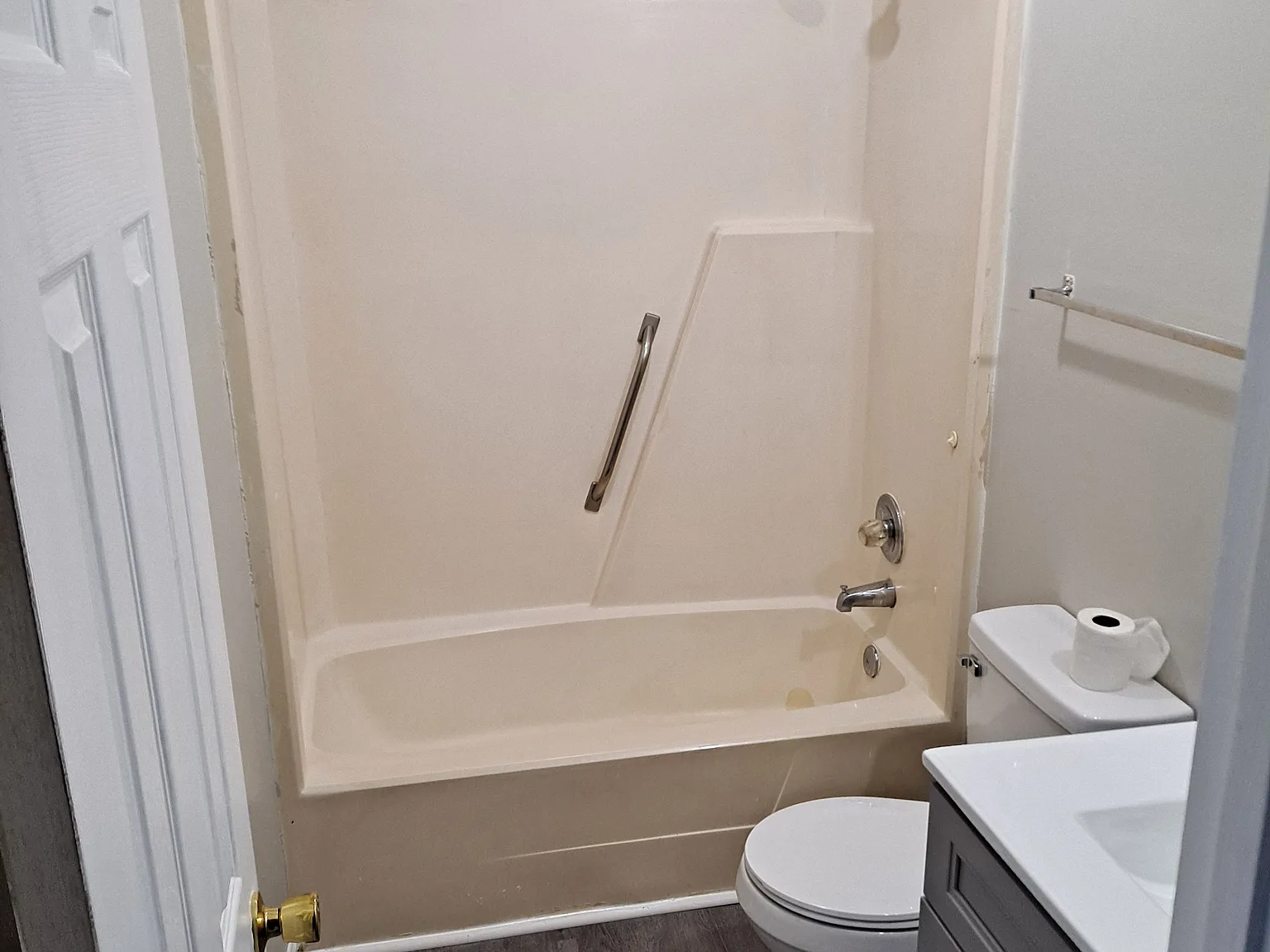 2 bed, 1.5 bath, $950 — Photo 4