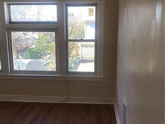 5th image of 21-27 Lenox Ave