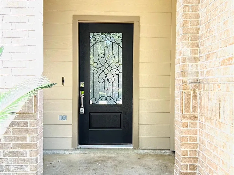 8426 Woodland Knoll Ln — Photo 4