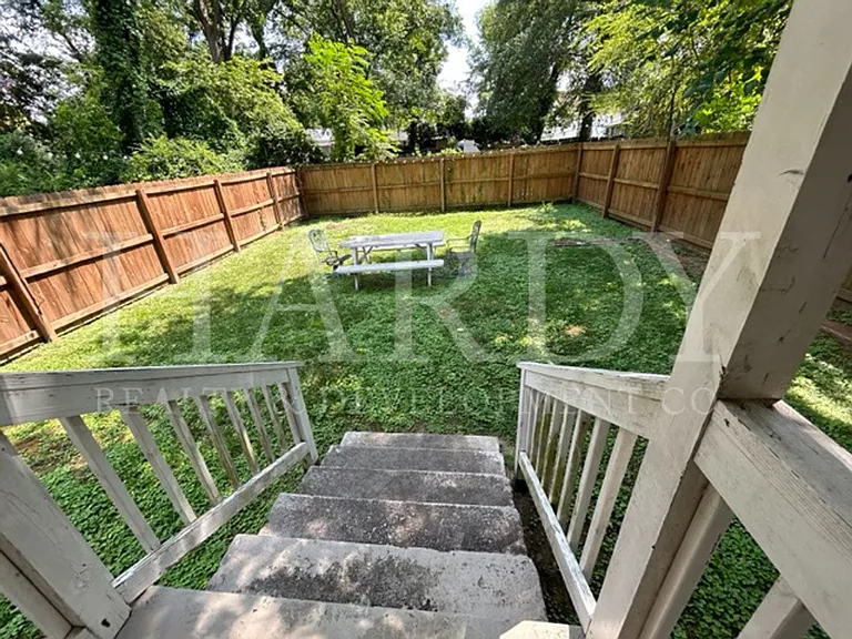 602 & 606 W 10th St NE #820 — Photo 14