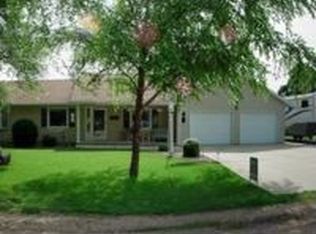 123 School St, Chadwick, IL 61014