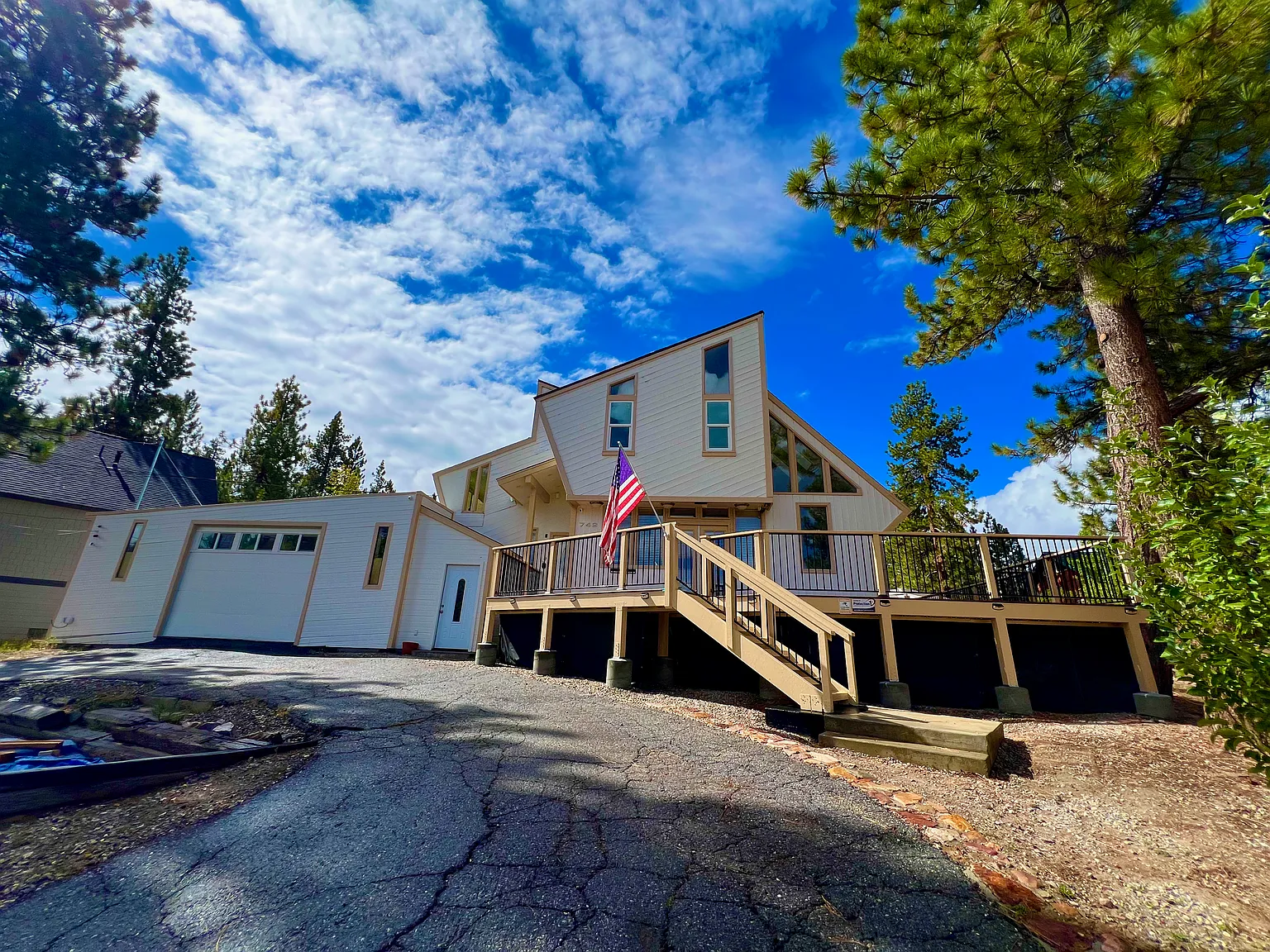 3 bed, 2.5 bath, 2654 sqft, $4,200 — Photo 3