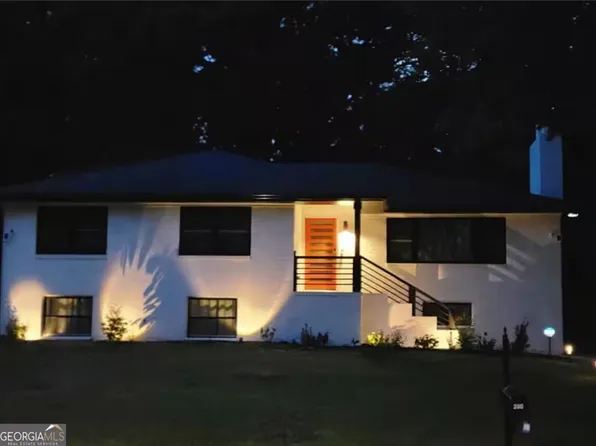 280 W Lake Dr NW, Atlanta, GA 30314