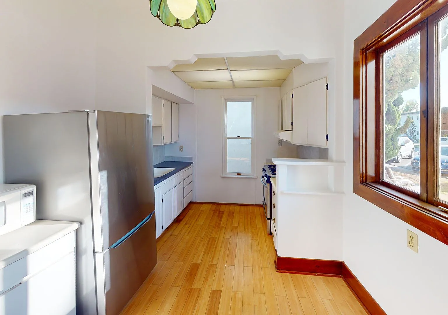 1 Bed 1 Bath Apartment Available at the Vanderbilt in Coronado! — Photo 1