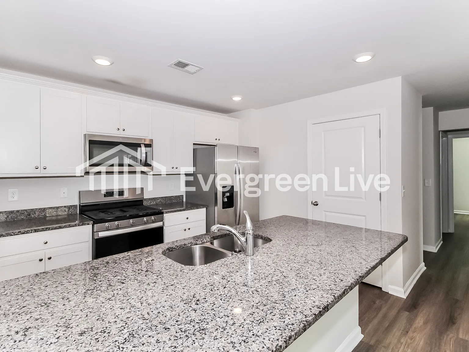 4 bed, 2.0 bath, 1597 sqft, $1,795 — Photo 4
