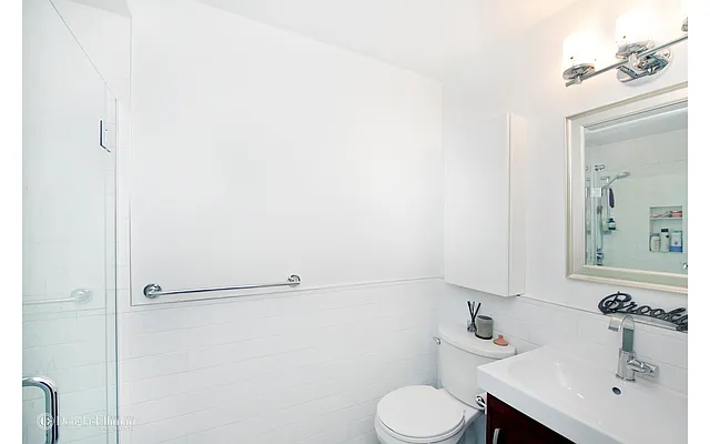 Rented by Douglas Elliman | media 31