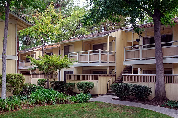 Evelyn Gardens — Photo 24