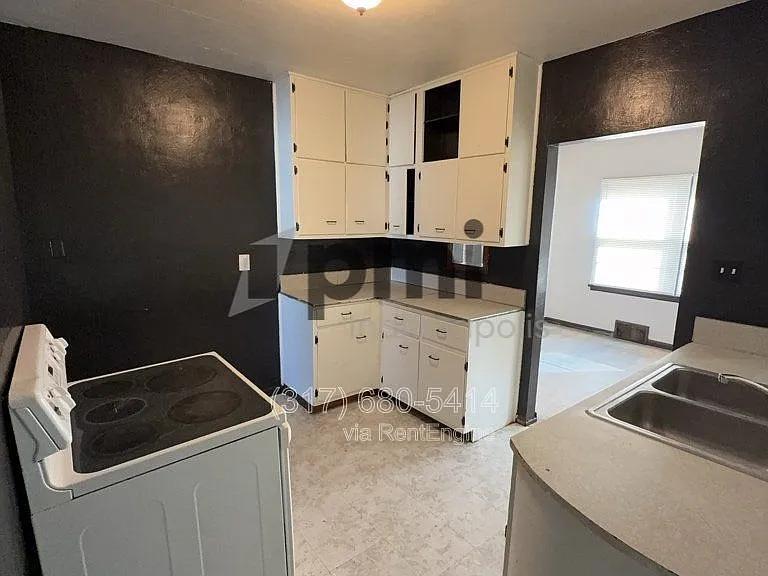 2613 Louise St — Photo 7