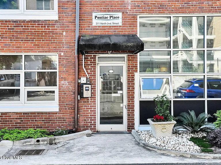 311 N 2nd St #G — Photo 3