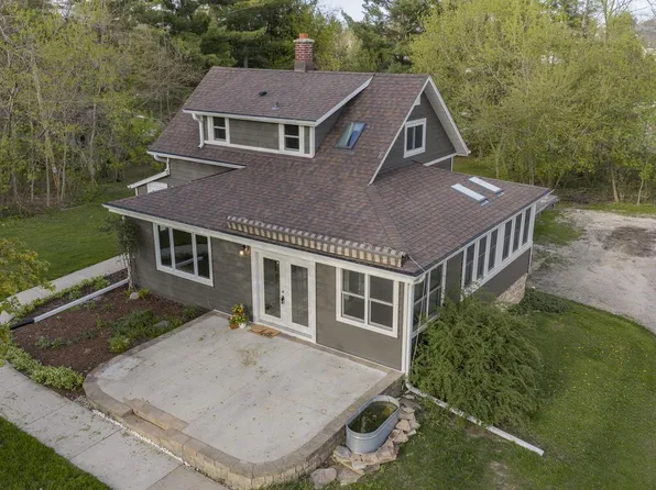 412 West AVENUE, Pewaukee, WI 53072