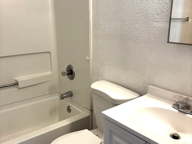 2135 Hohokam Dr — Photo 8