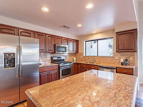 3rd image of 9293 N Montierra Pl