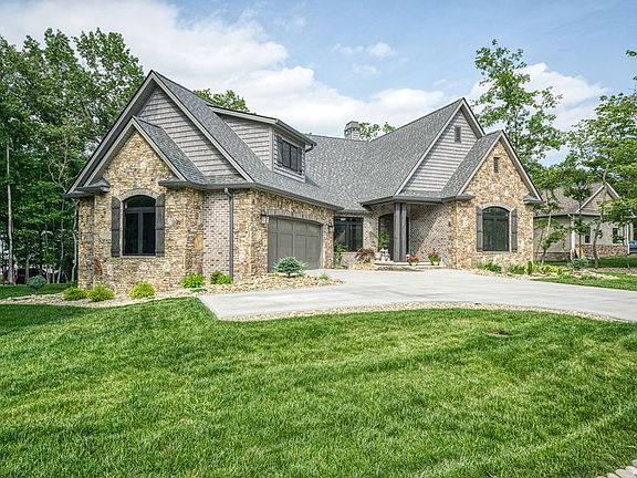 2nd image of 18 Hurstwood Ln