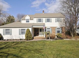 11 Foxwood Run, Middletown, NJ 07748