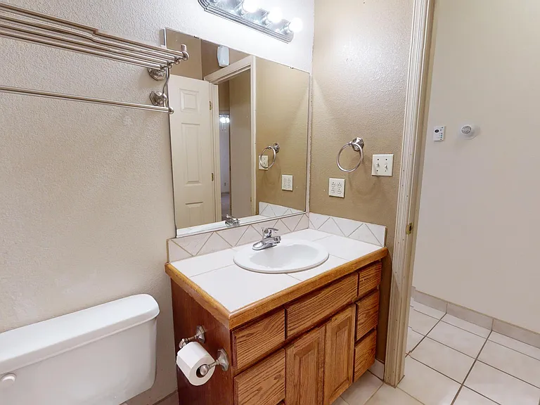 3496 Northpointe Dr — Photo 24