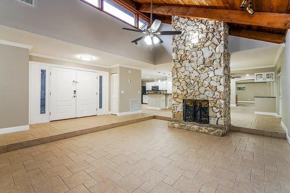 4 bed, 3.5 bath, 3146 sqft, $4,710 — Photo 3