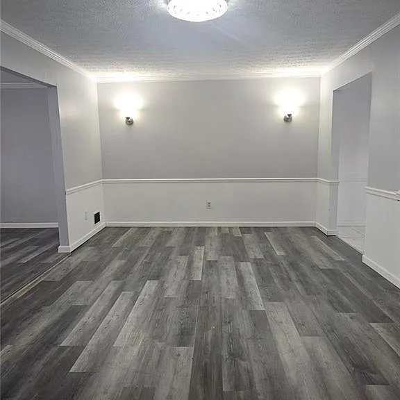 480 Paul St — Photo 3