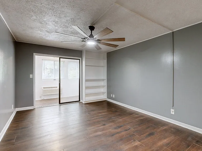 1901 18th Ave S #207 — Photo 3
