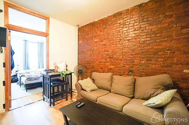Rented by City Connections Realty | media 26