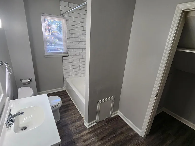1253 Eastwood Ave — Photo 1