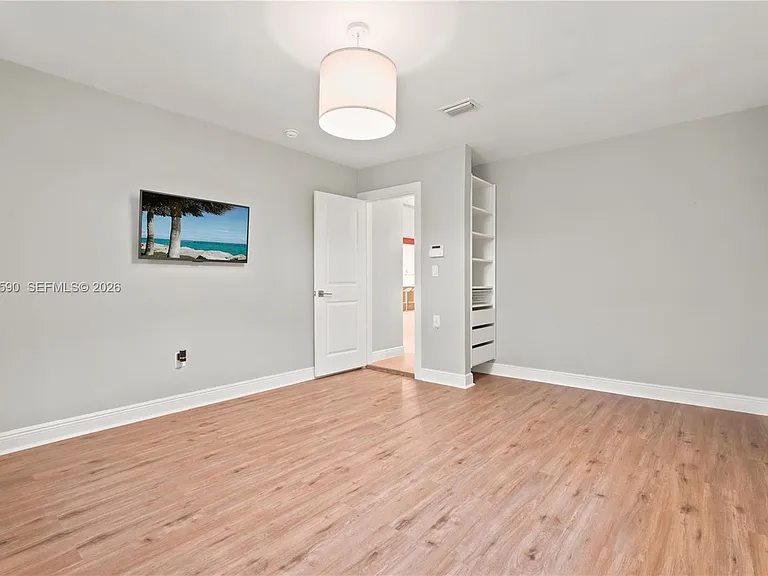 835 Malaga Ave — Photo 16