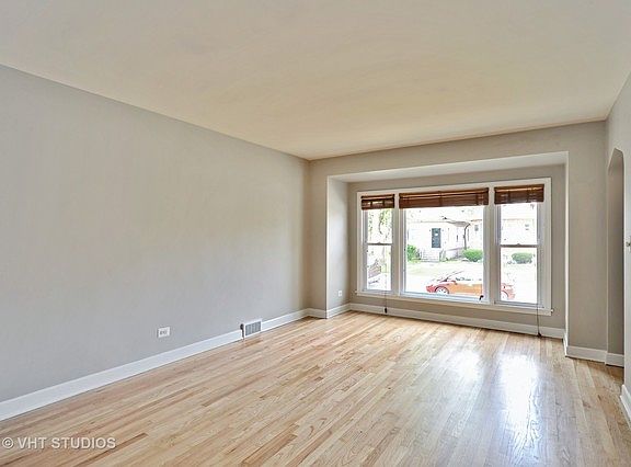 3rd image of 3517 Gunderson Ave