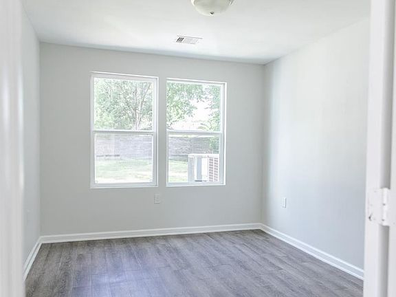 4th image of 4923 Ventura Ln