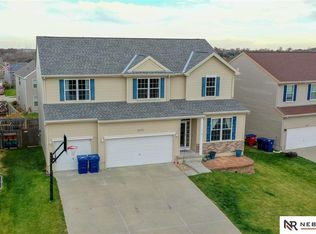 8631 S 165th St, Omaha, NE 68136