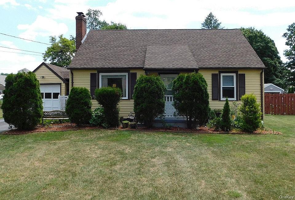1st image of 6 Fuller Ln
