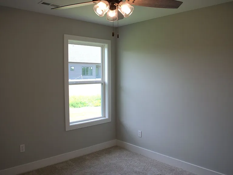 913 Spyglass Ct — Photo 11