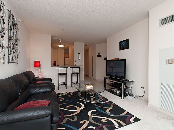 4th image of 222 N Columbus Dr APT 3904